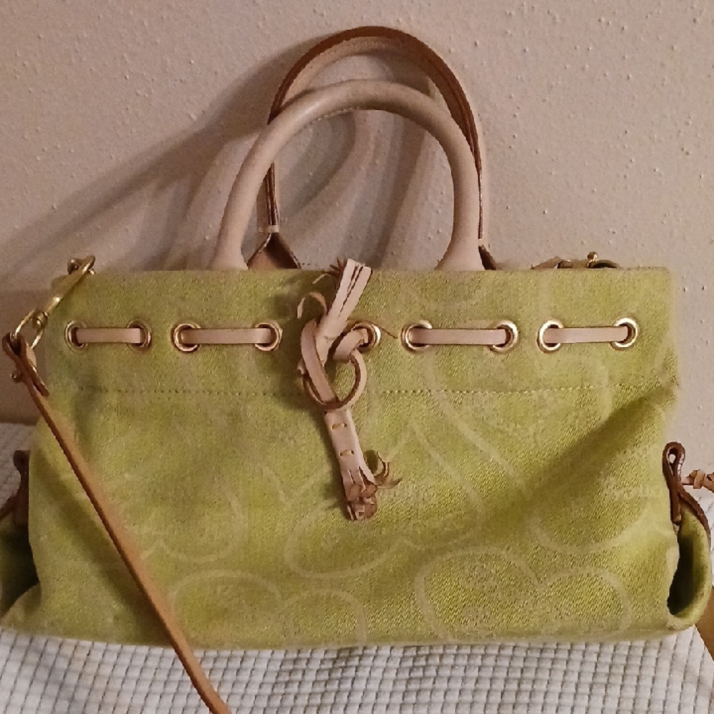 Dooney & Bourke  Shoulder Bag / Made In USA. Need Cleaning.